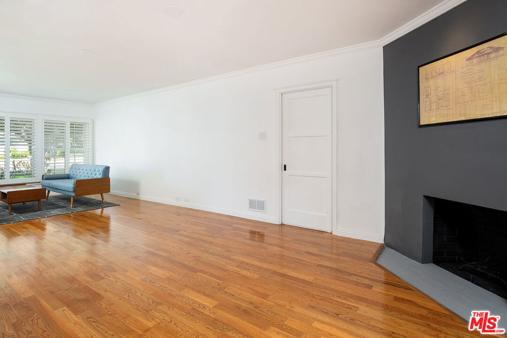 1900 Sycamore Drive - Photo 5
