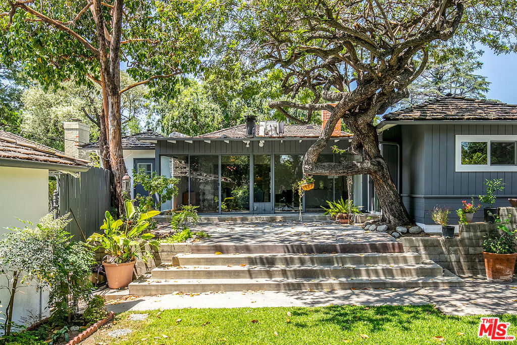 1900 Sycamore Drive - Photo 22