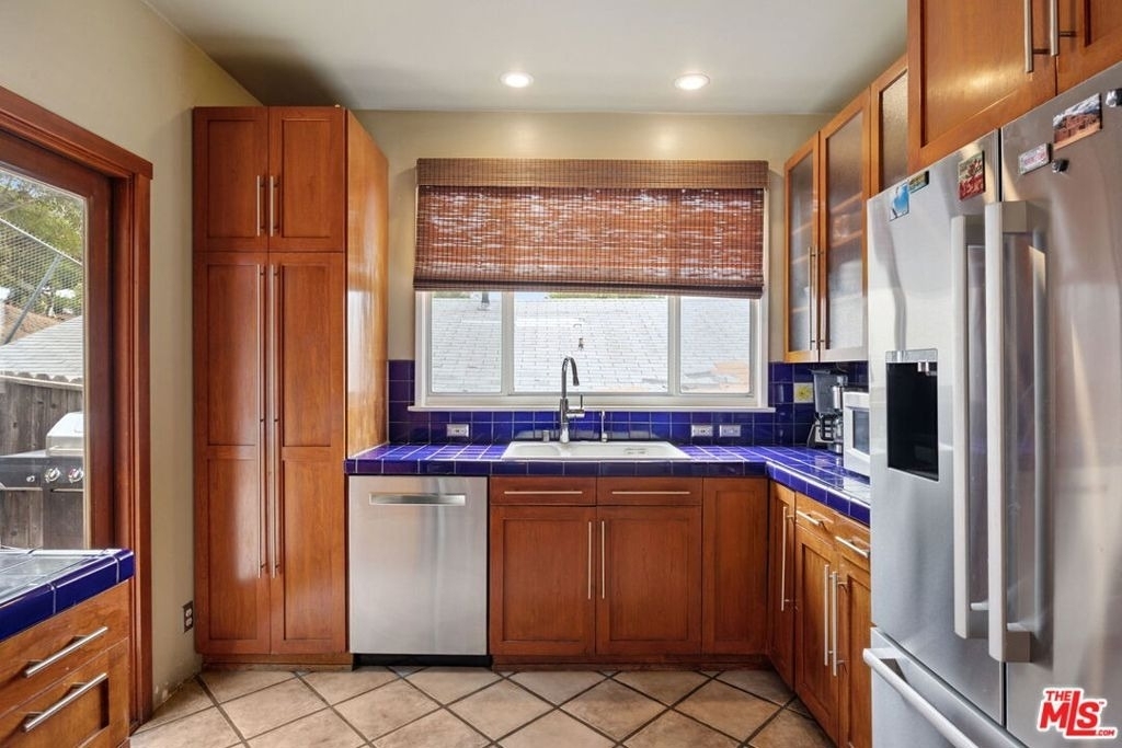 334 Crane Boulevard - Photo 8