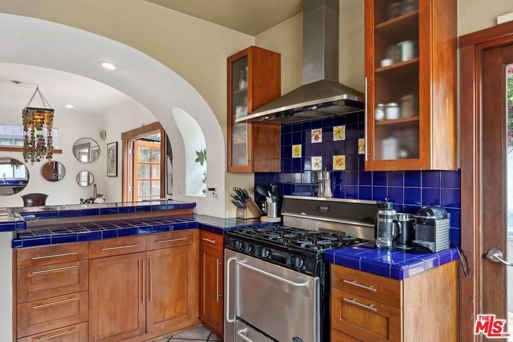 334 Crane Boulevard - Photo 9