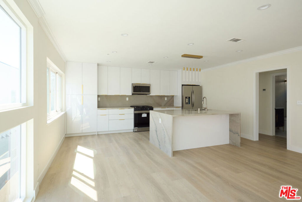 1223 23rd Street - Photo 2