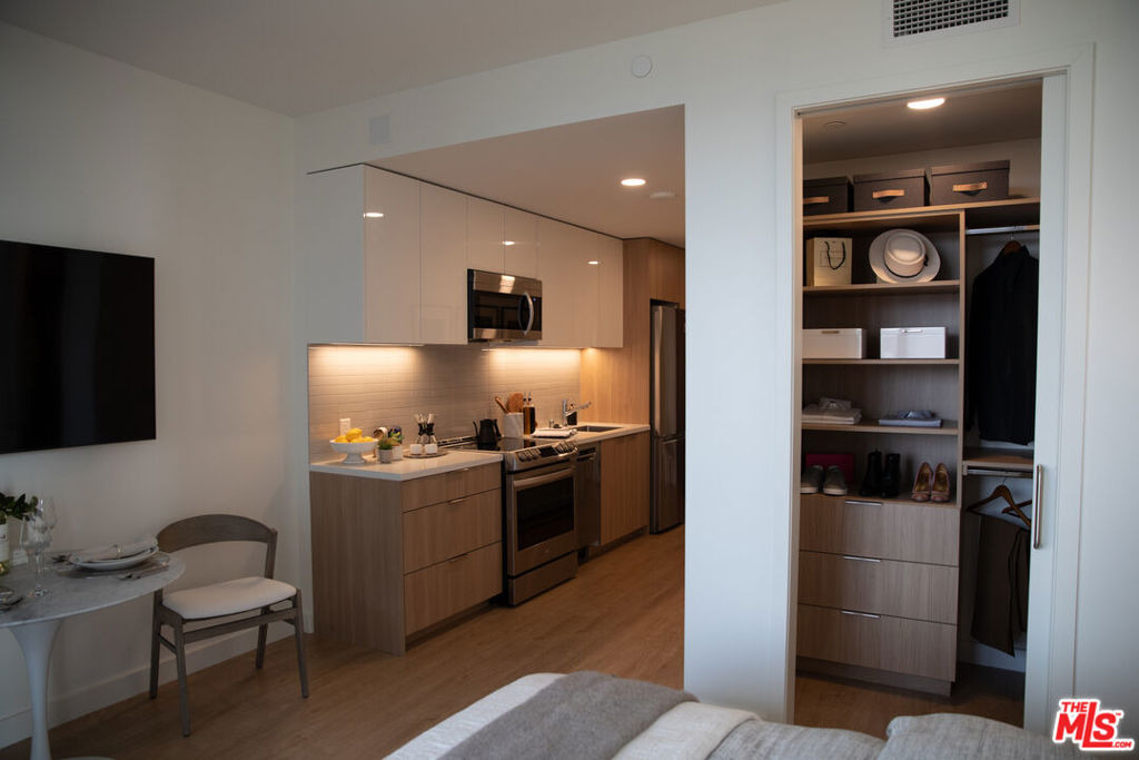 11750 Wilshire Boulevard - Photo 5
