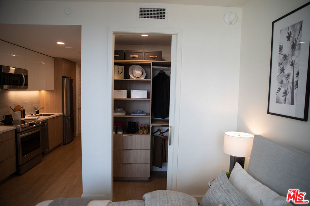 11750 Wilshire Boulevard - Photo 7