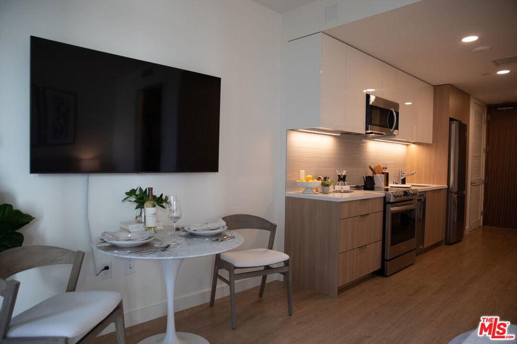 11750 Wilshire Boulevard - Photo 6