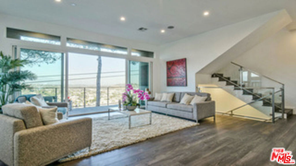 649 Cross Avenue - Photo 1