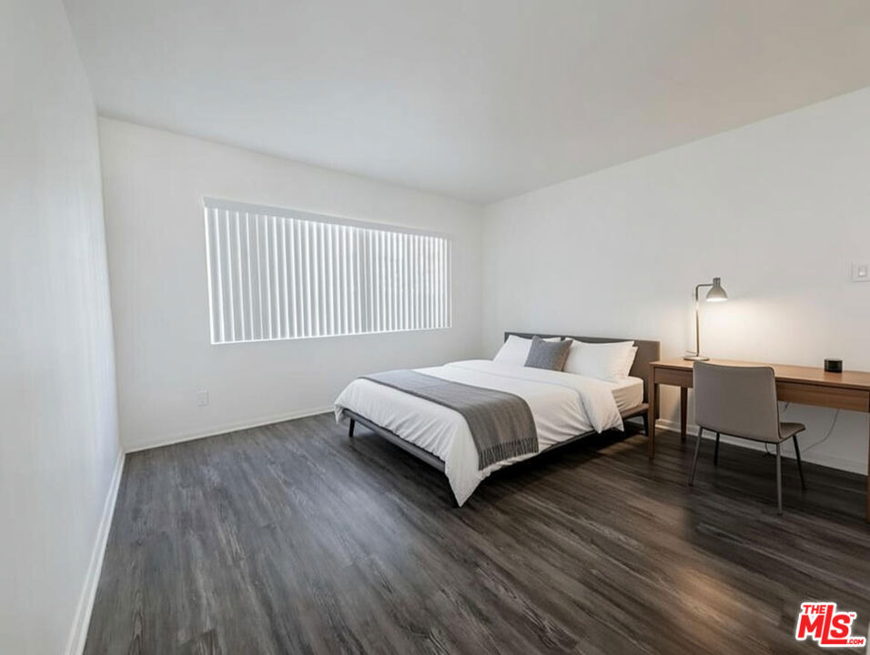 1211 W 28th Street - Photo 2