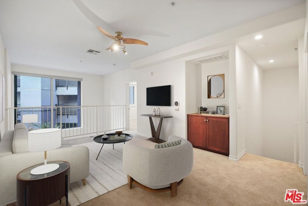 629 Traction Avenue - Photo 16