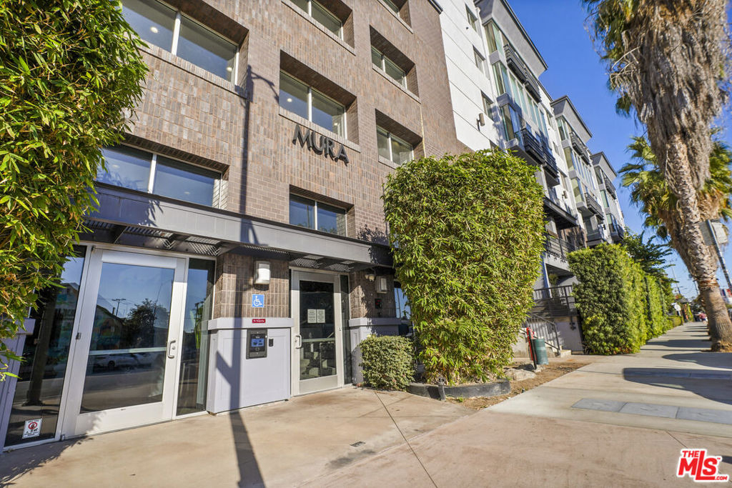 629 Traction Avenue - Photo 2