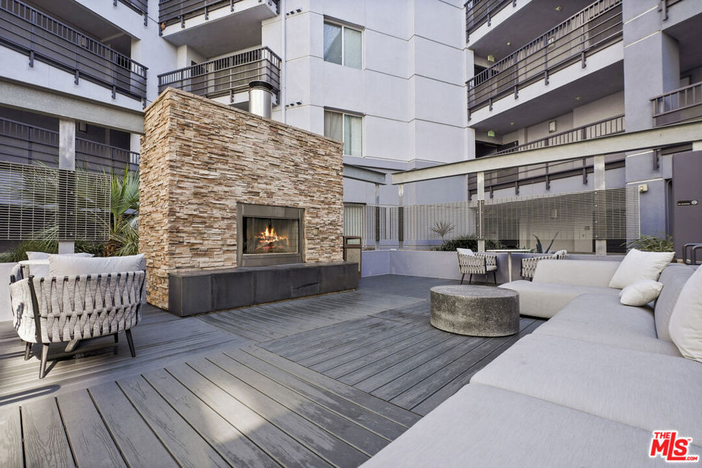 629 Traction Avenue - Photo 10