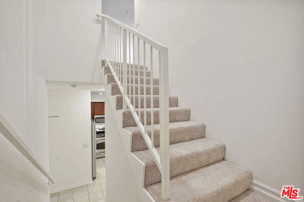 629 Traction Avenue - Photo 29