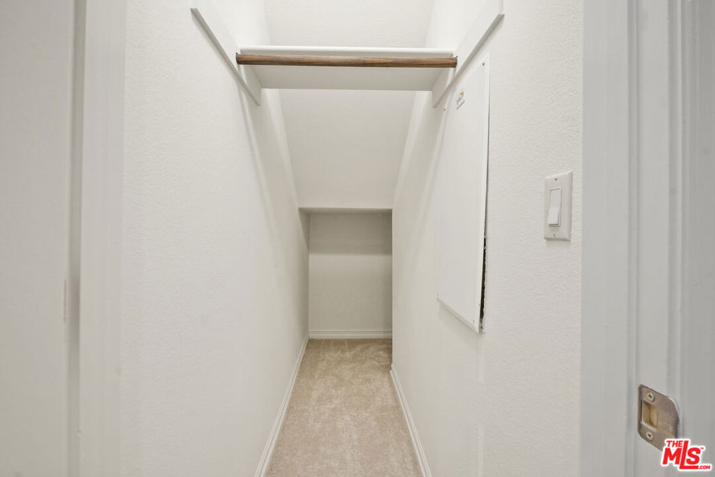 629 Traction Avenue - Photo 32