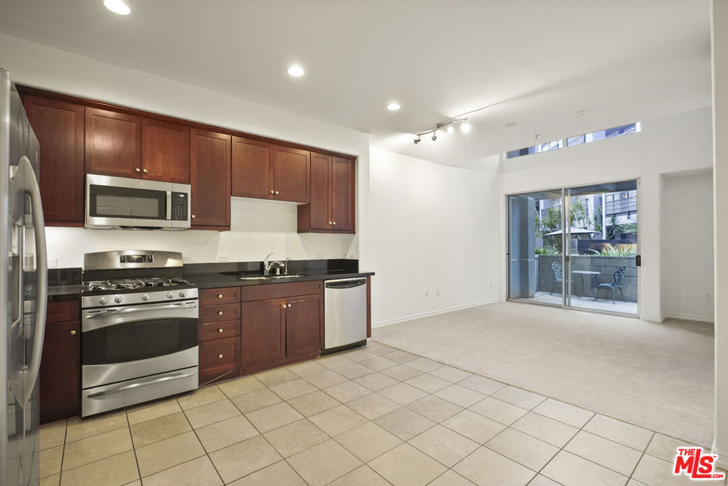 629 Traction Avenue - Photo 34