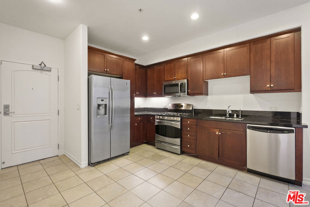 629 Traction Avenue - Photo 42