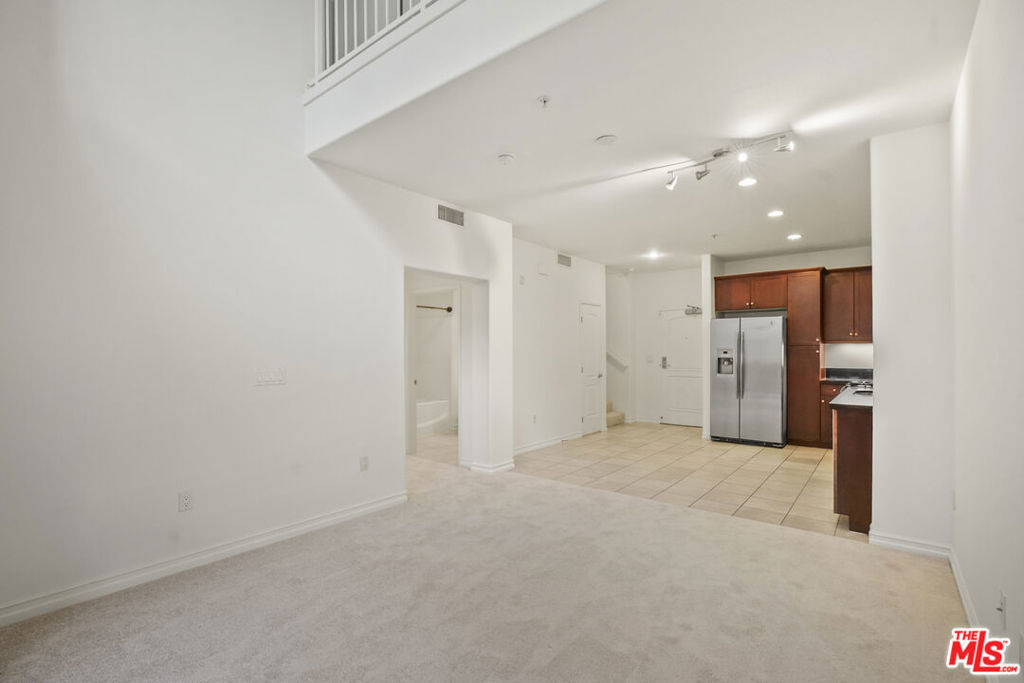 629 Traction Avenue - Photo 37