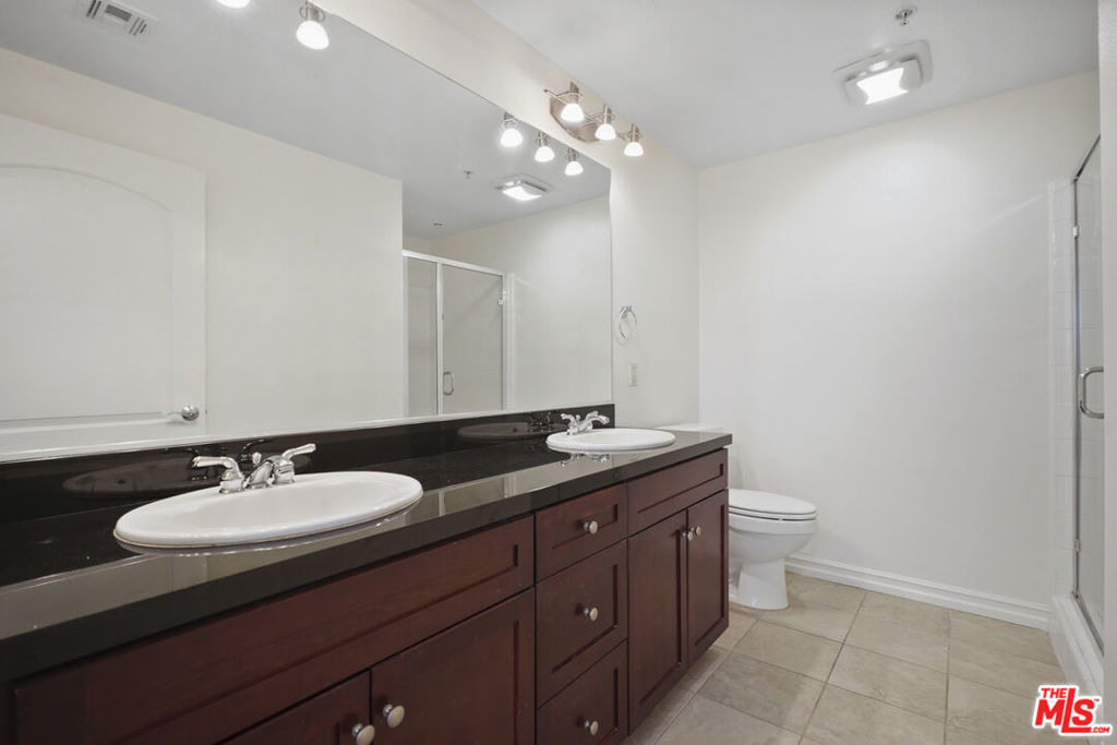 629 Traction Avenue - Photo 26