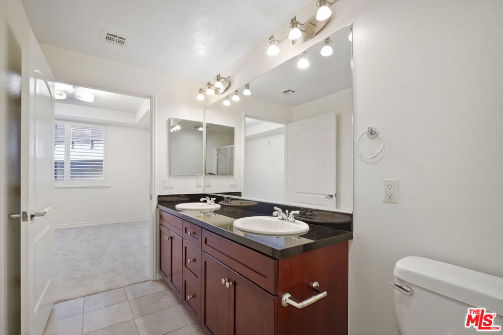 629 Traction Avenue - Photo 27