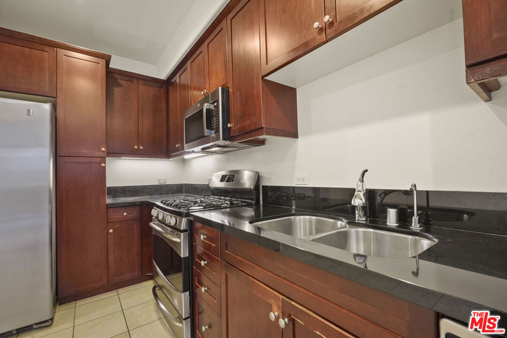 629 Traction Avenue - Photo 43