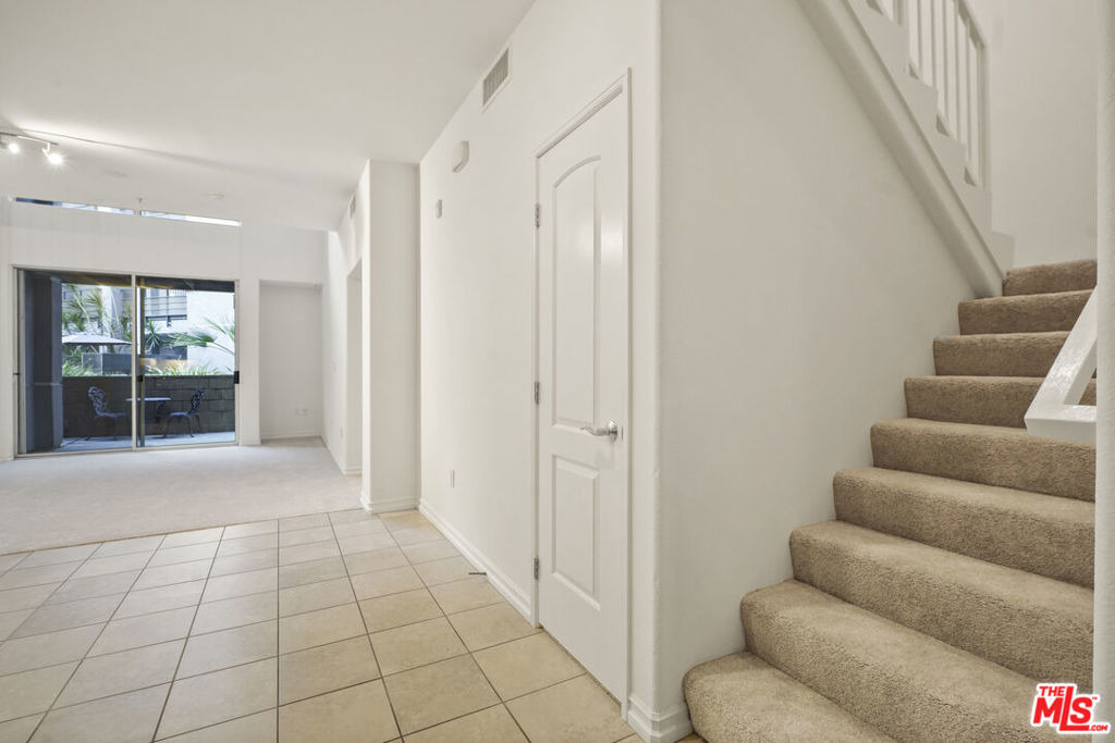 629 Traction Avenue - Photo 33