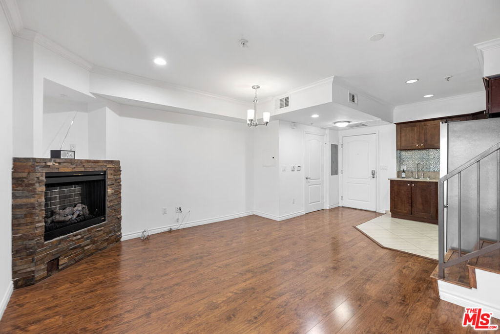 5633 Carlton Way - Photo 12