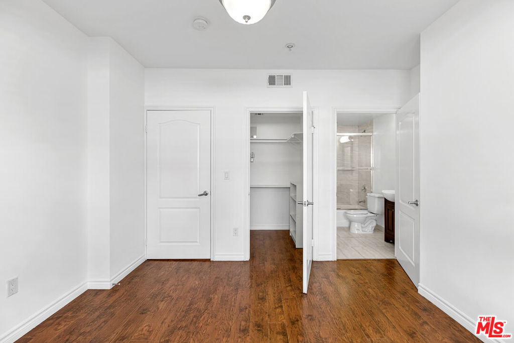 5633 Carlton Way - Photo 5