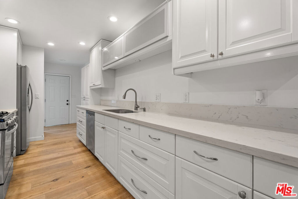 22 28th Avenue - Photo 3