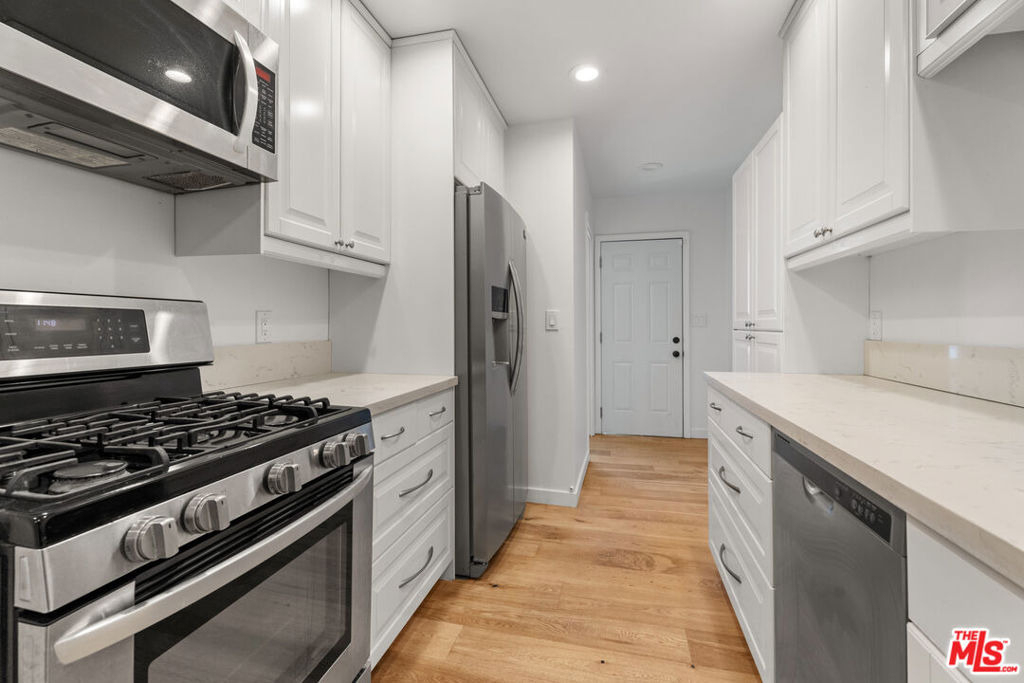 22 28th Avenue - Photo 2