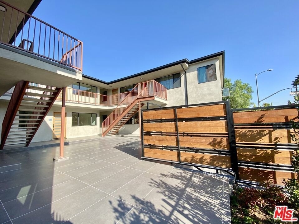 3207 W 3rd Street - Photo 11