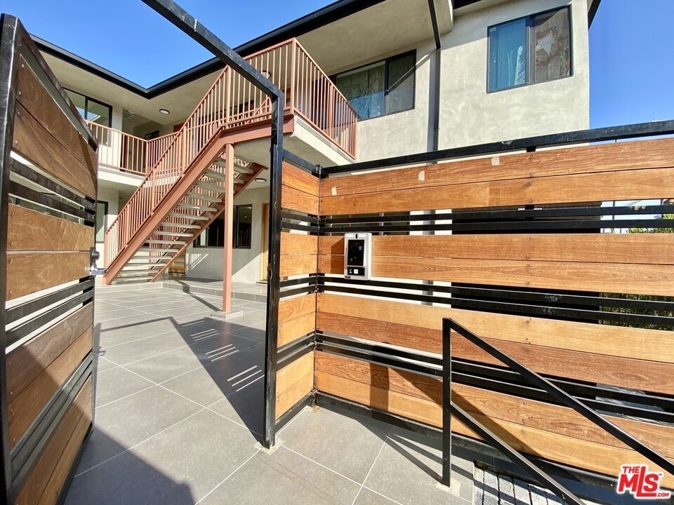 3207 W 3rd Street - Photo 13