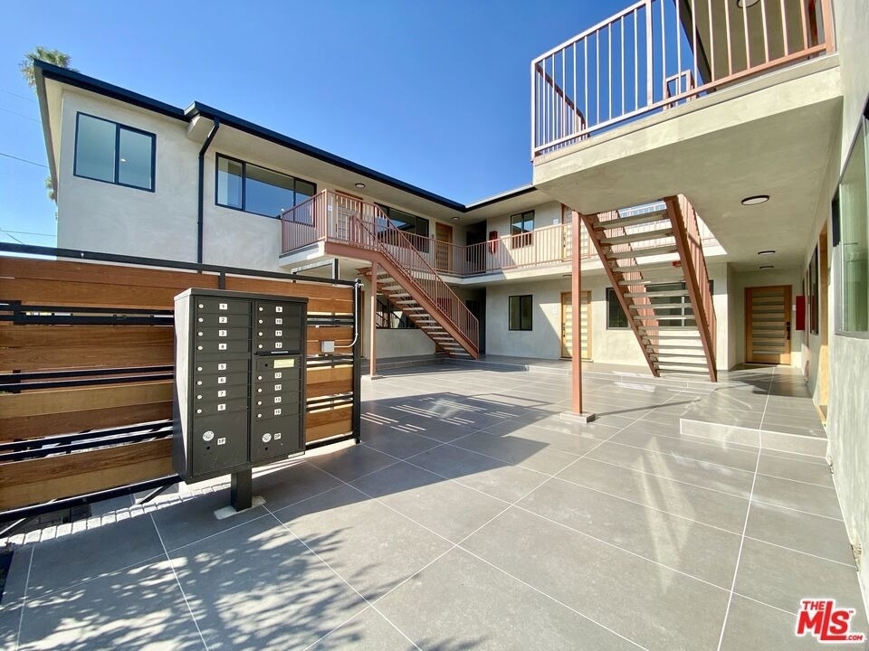 3207 W 3rd Street - Photo 10