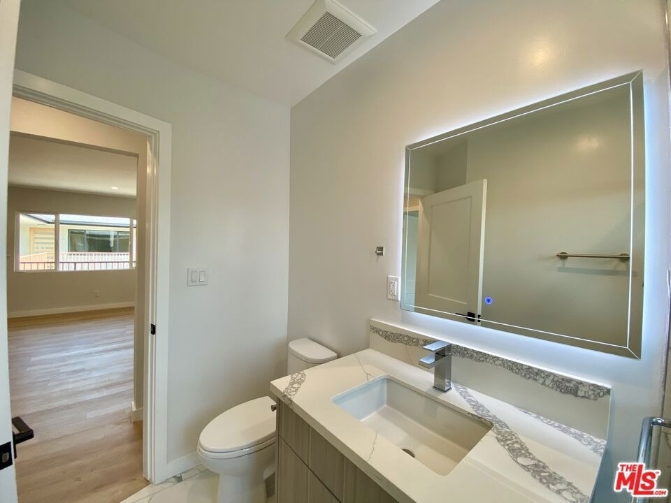 3207 W 3rd Street - Photo 8