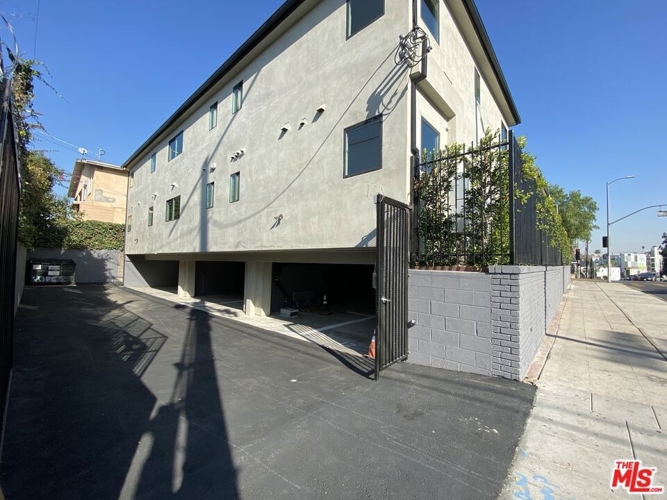 3207 W 3rd Street - Photo 15
