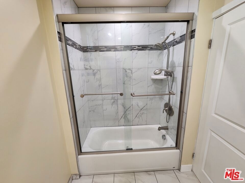 2726 S Cochran Avenue - Photo 9