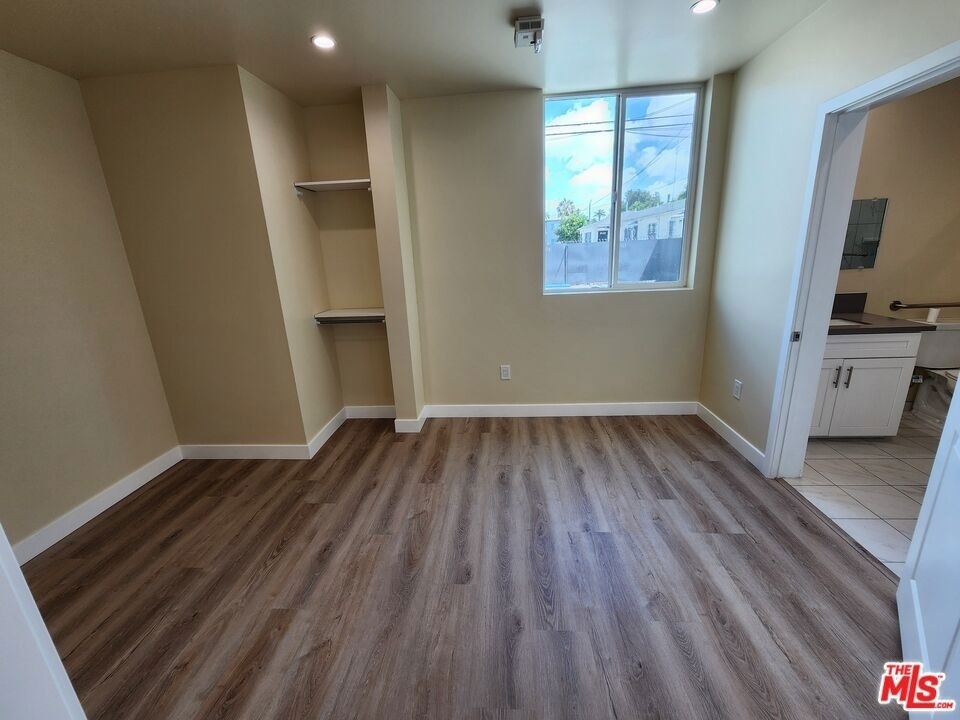 2726 S Cochran Avenue - Photo 15