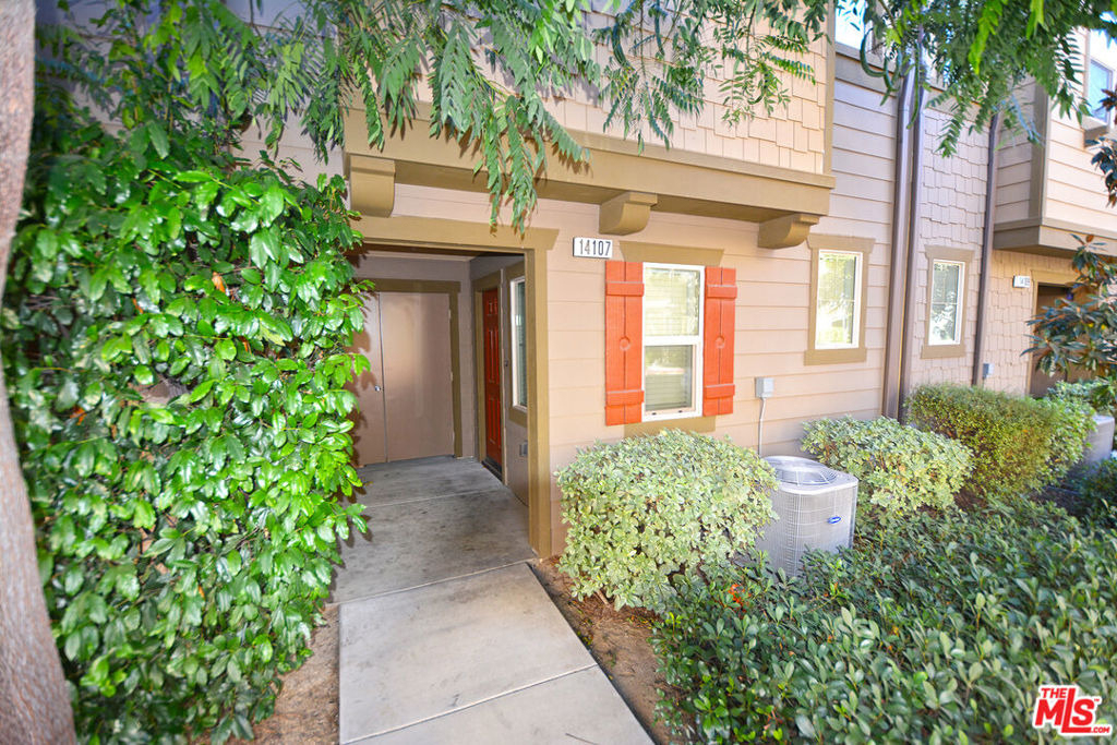 14107 W Birch Lane - Photo 1
