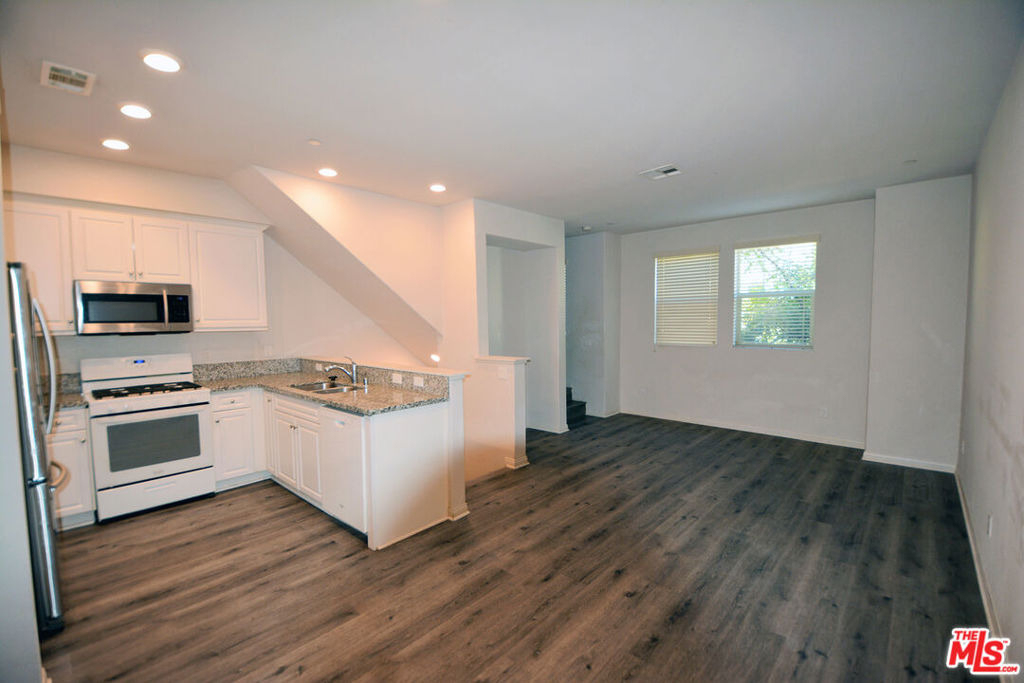 14107 W Birch Lane - Photo 5