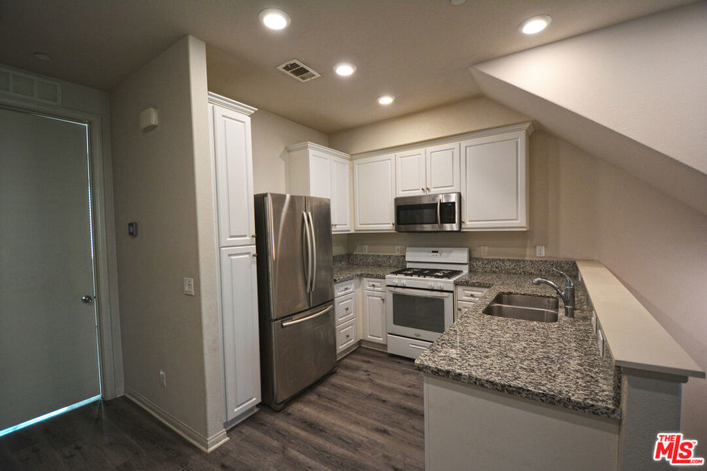 14107 W Birch Lane - Photo 2