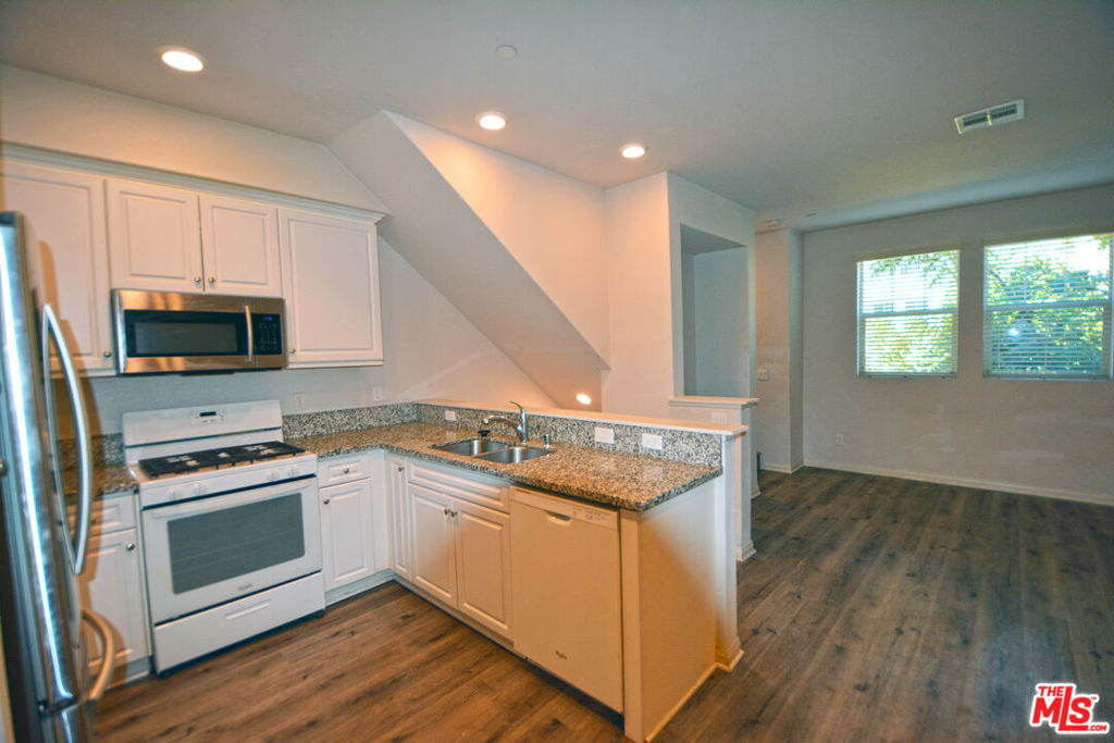 14107 W Birch Lane - Photo 10