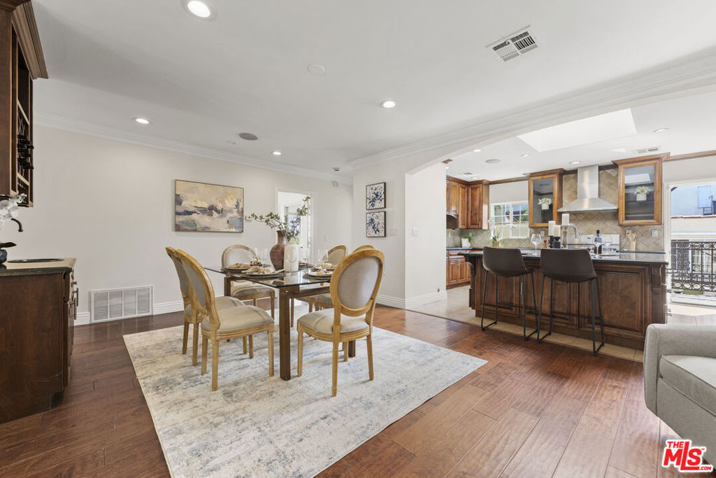 1114 S La Peer Drive - Photo 3