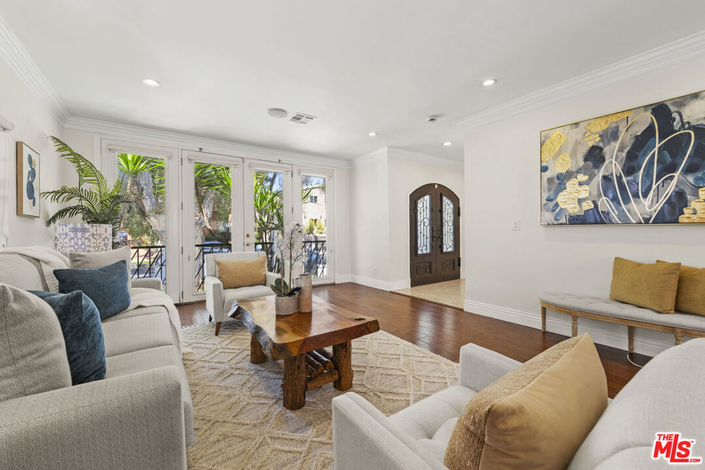 1114 S La Peer Drive - Photo 0