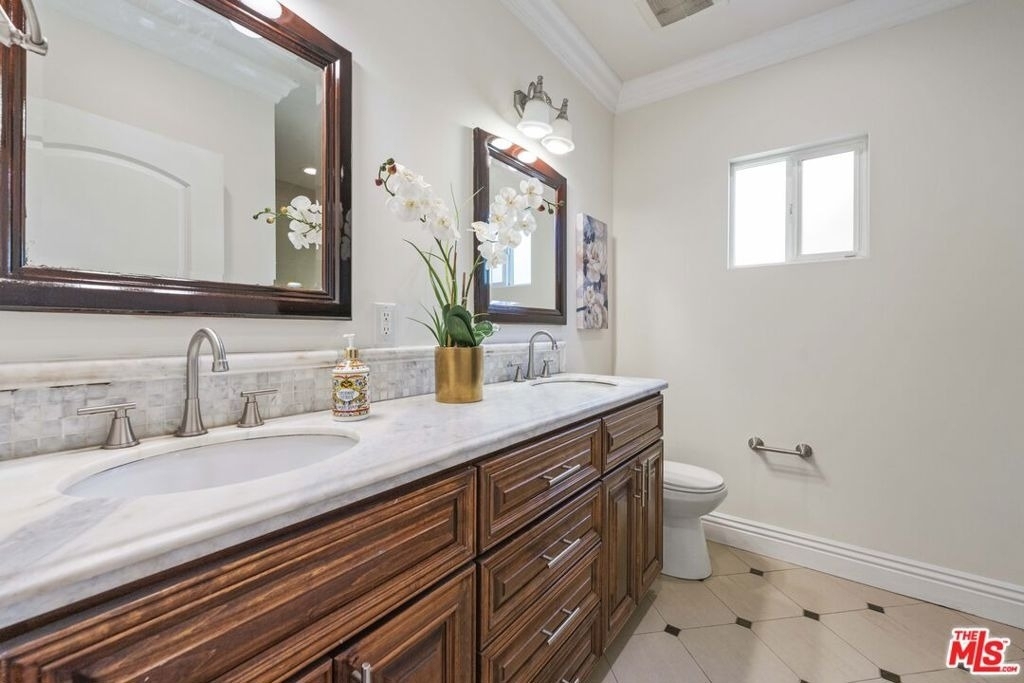 1114 S La Peer Drive - Photo 33