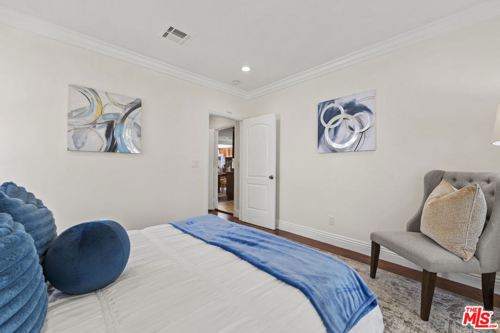 1114 S La Peer Drive - Photo 22