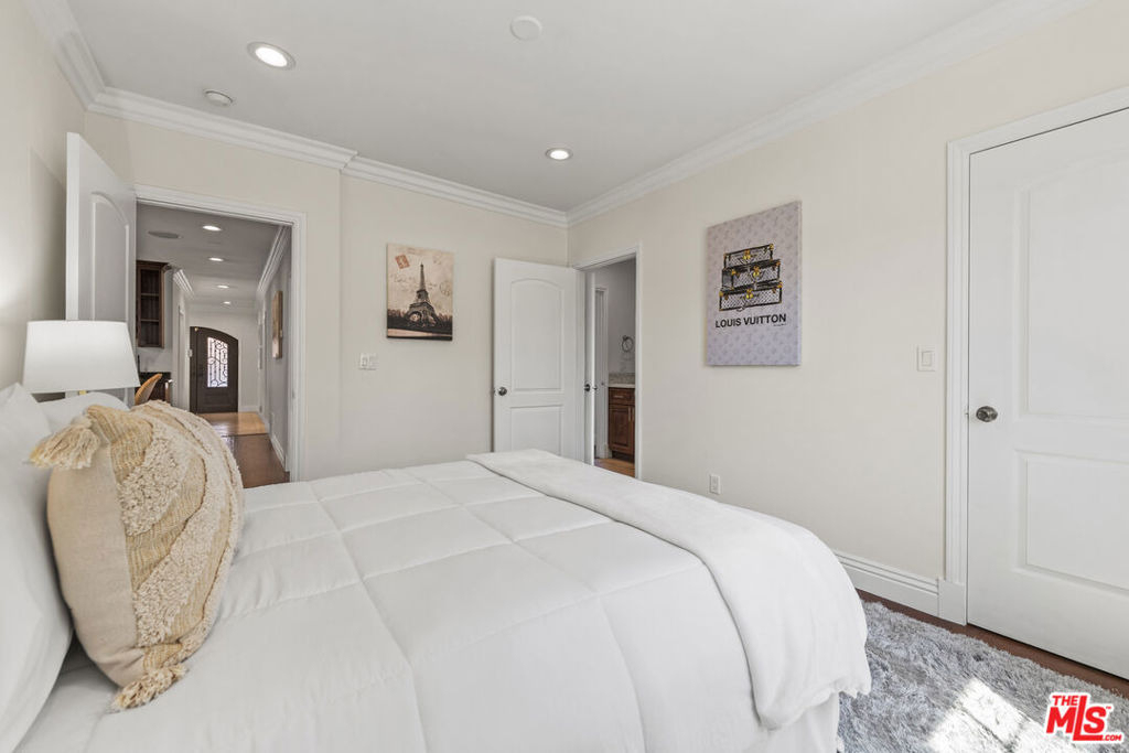 1114 S La Peer Drive - Photo 17
