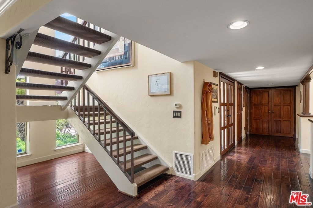 2528 Angelo Drive - Photo 11