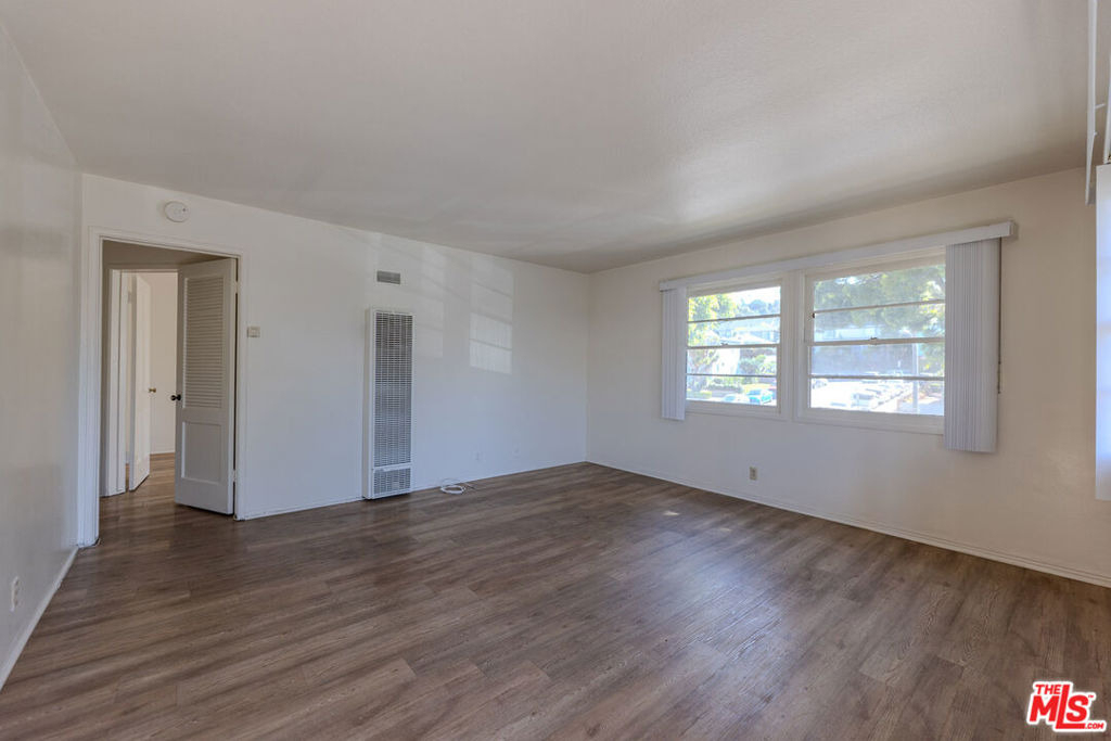 3821 Lockland Drive - Photo 3