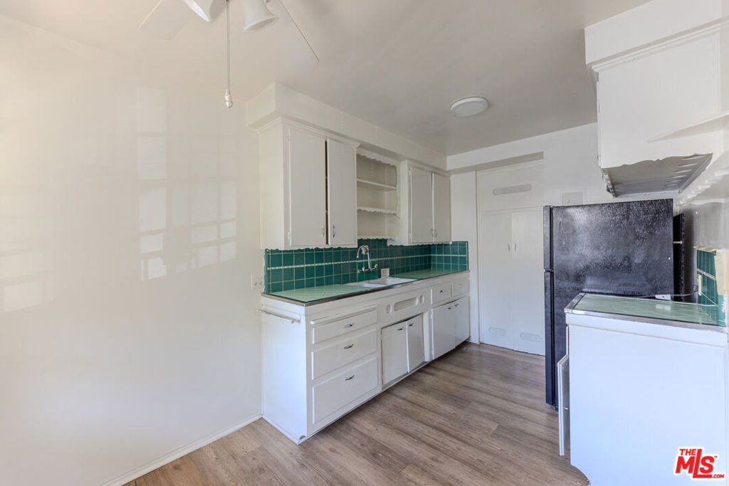 3821 Lockland Drive - Photo 5