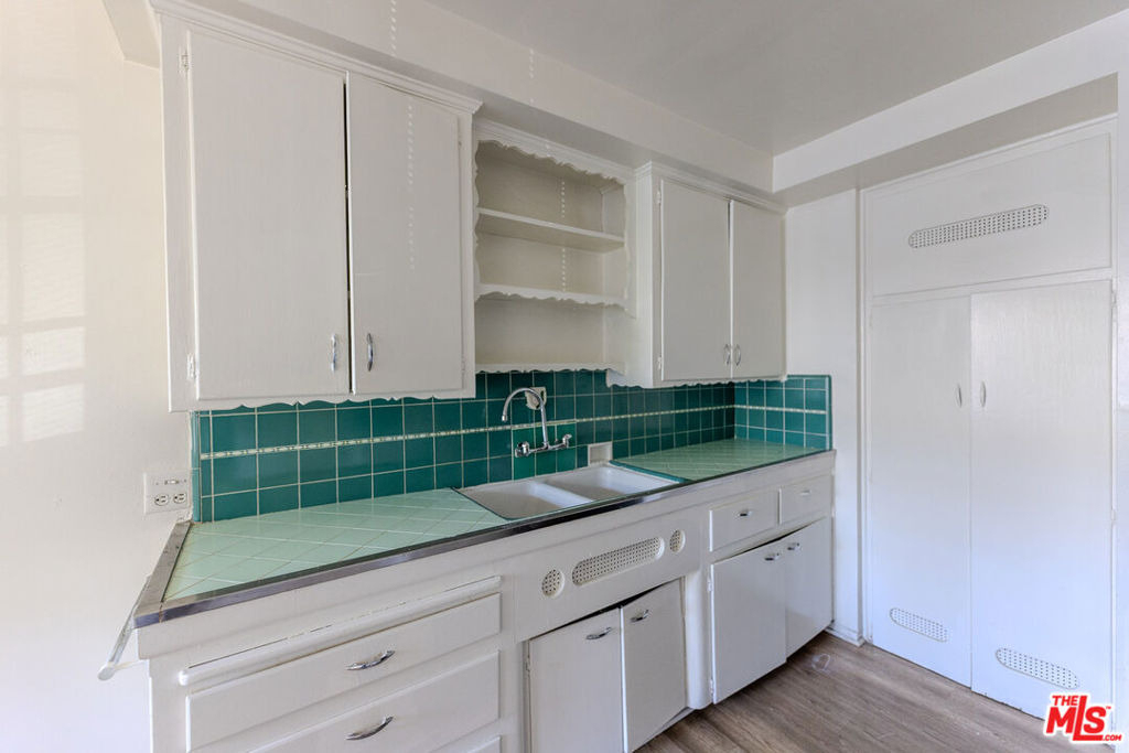 3821 Lockland Drive - Photo 6