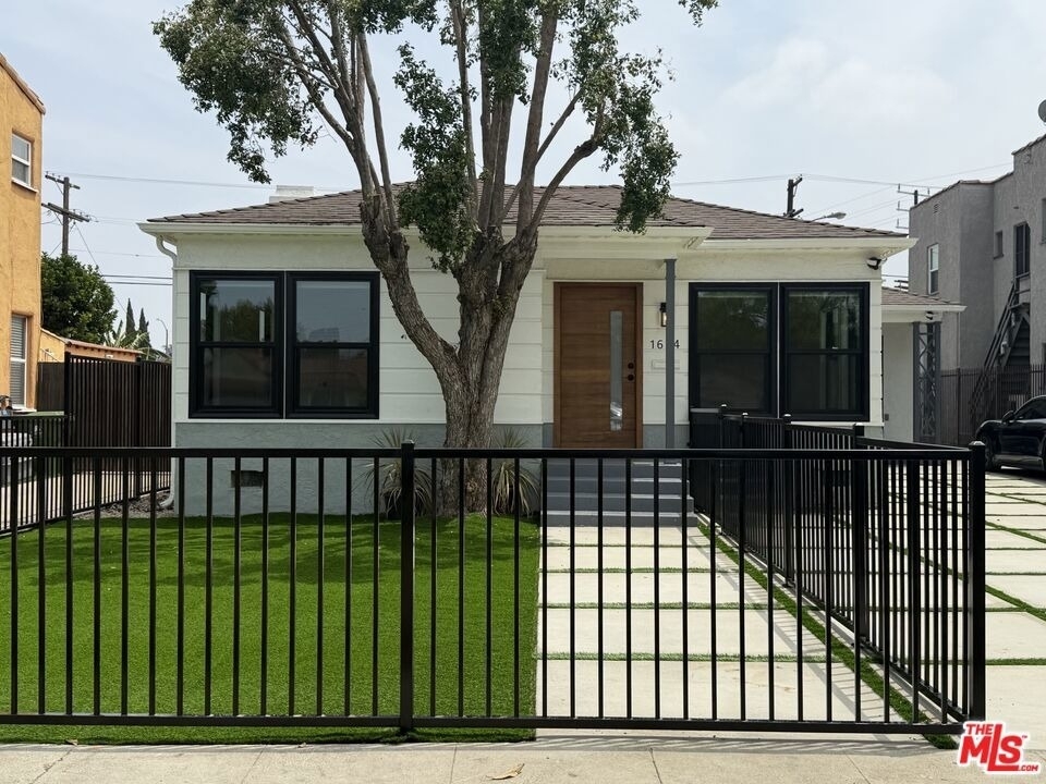 1614 Hauser Boulevard - Photo 1