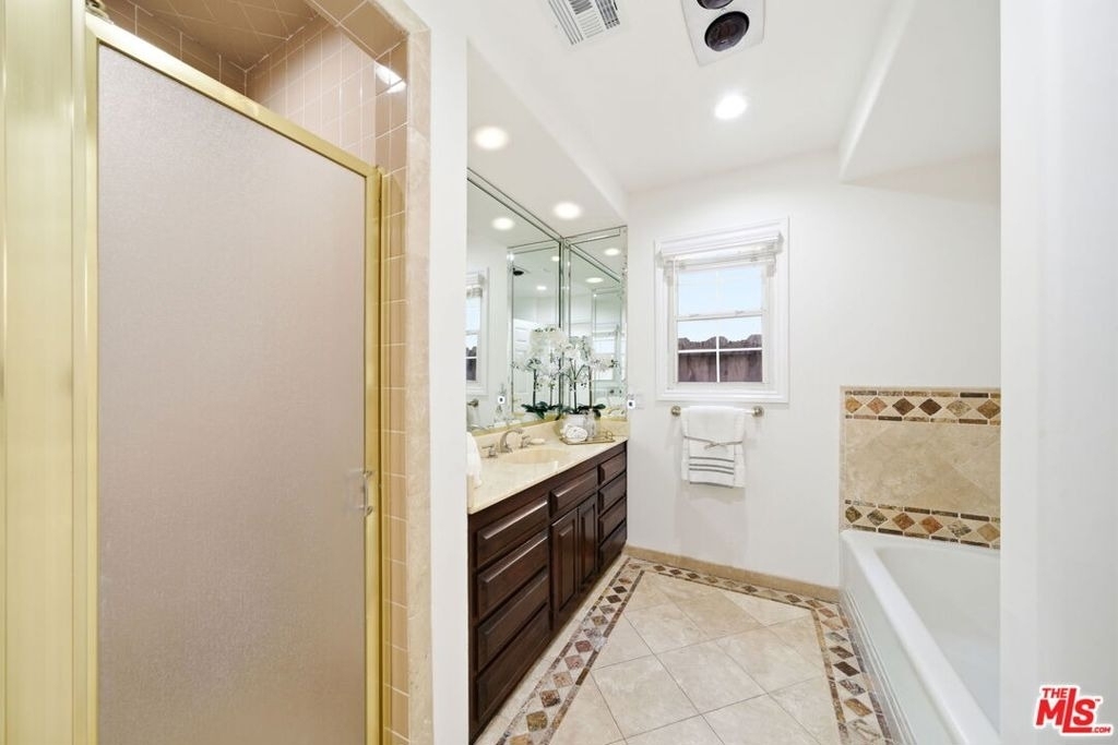 4115 Laurelgrove Avenue - Photo 8