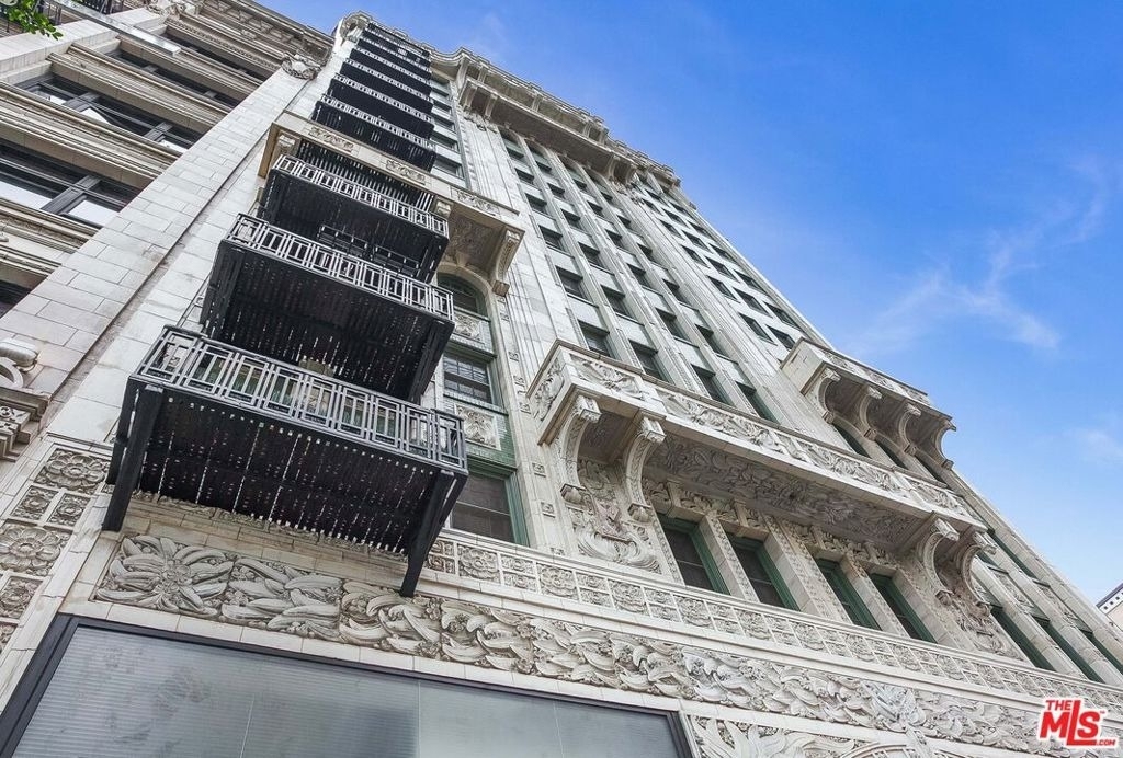 416 S Spring Street - Photo 2