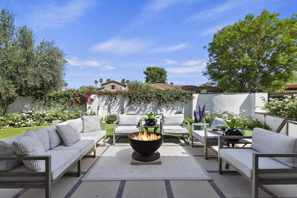 49155 Avenida Fernando - Photo 1